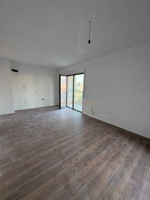 Shitet, Apartament 2+1+2+ 2 Poste Parkim, Kompleksi ASL 2 , Spot73893