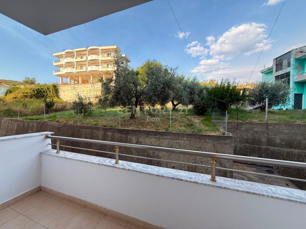 Shitet Apartament 1+1 me Pamje Deti – Shkëmbi i Kavajës - 85,000 €