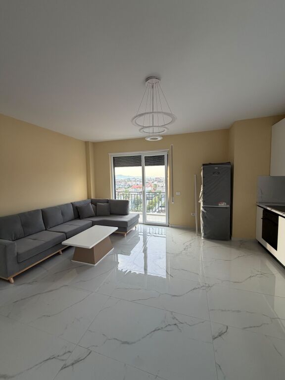 Affittasi appartamento 2+1+parcheggio Kamez 500 mila lek