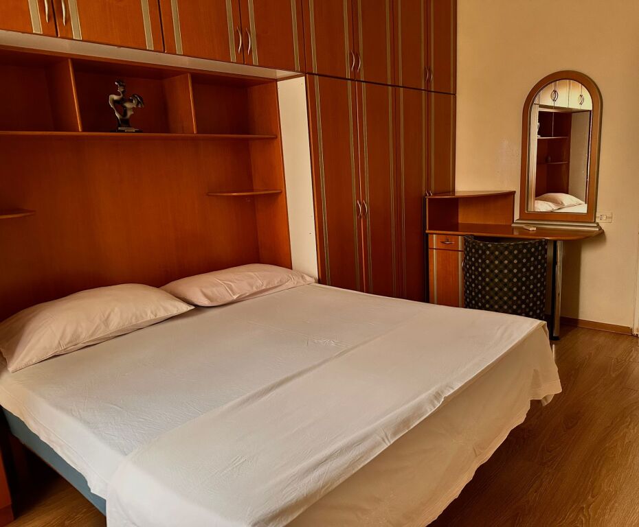 Apartament me qera 2+1 perballe Tajvanit  id 5533