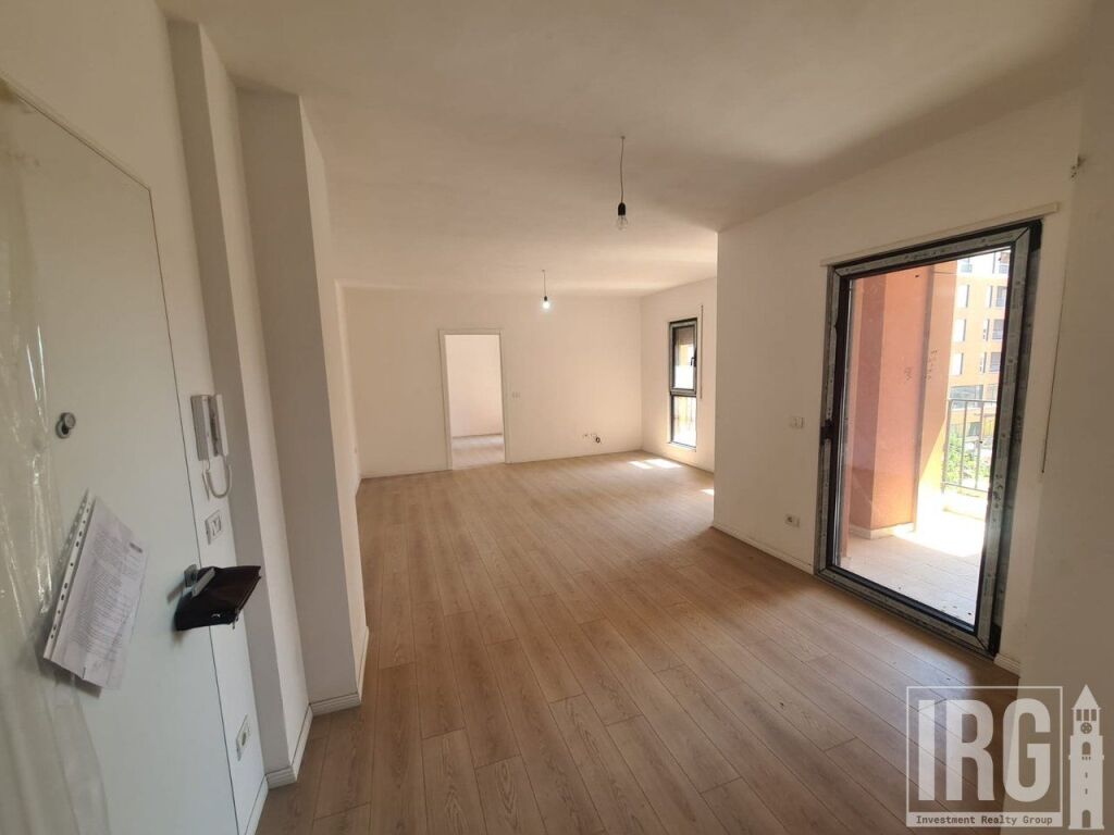 Shitet apartament 2+1 tek Shkolla e Kuqe , Pazari i Ri , Rruga e Dibres