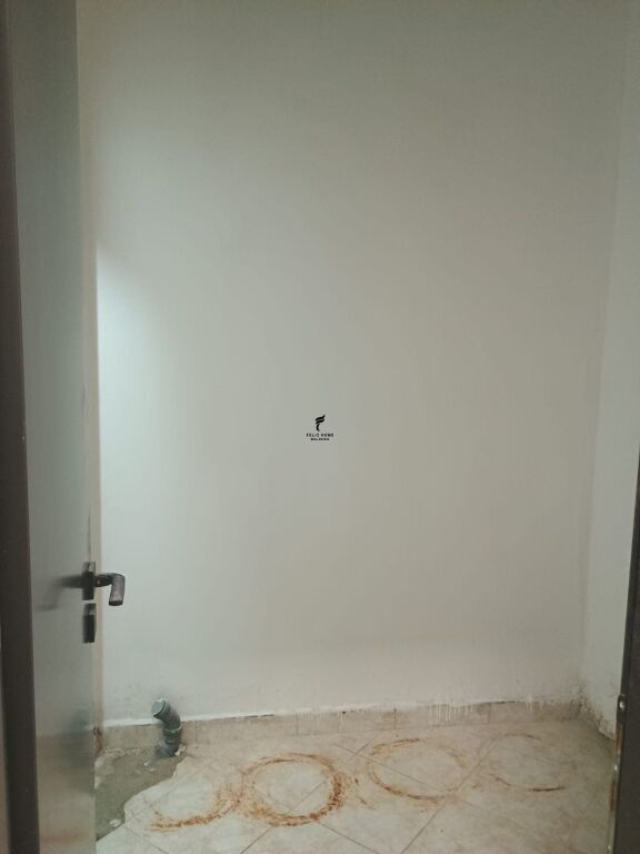 VENDESI COMMERCIALE IN VENDITA 55 M2 YZBERISHT 105.000 EURO FH-92559
