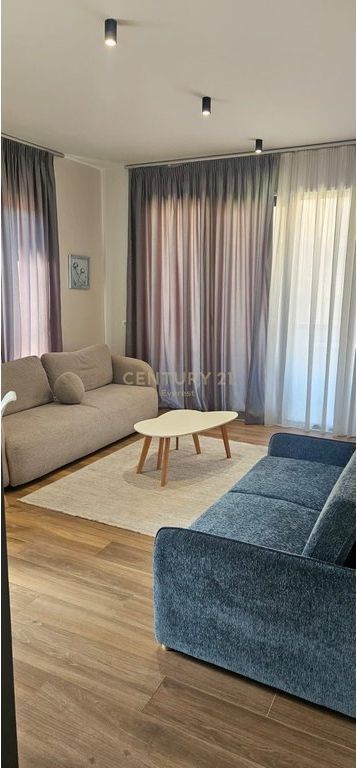 Rruga Siri Kodra, Japim apartament 1+1 per qera! 650 € /Muaj 65,000 Lekë /Muaj