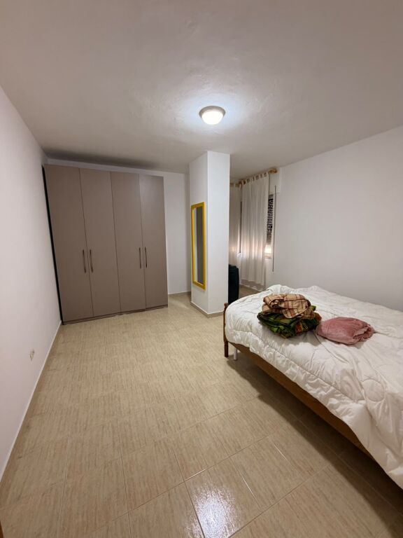 VENDESI APPARTAMENTO 2+1 VICINO HOTEL FLORIDA, SPIAGGIA, DURAZZO