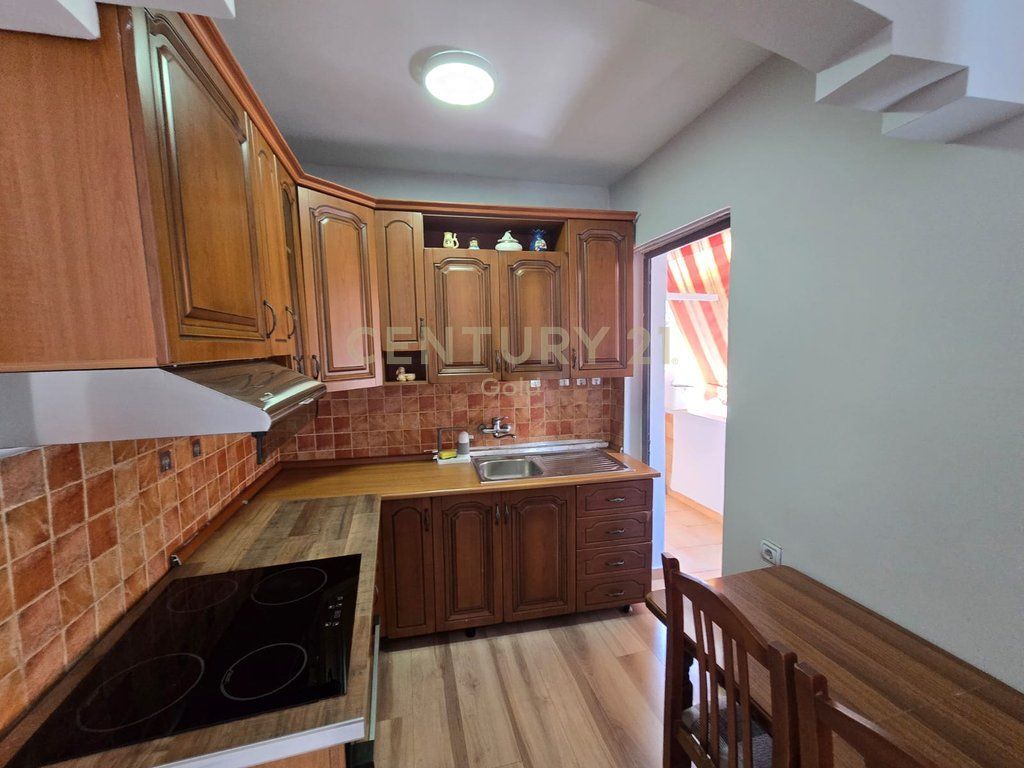 Apartament 1+1 per shitje prane shkolles se baletit 115,000 € 10,700,000 Lekë