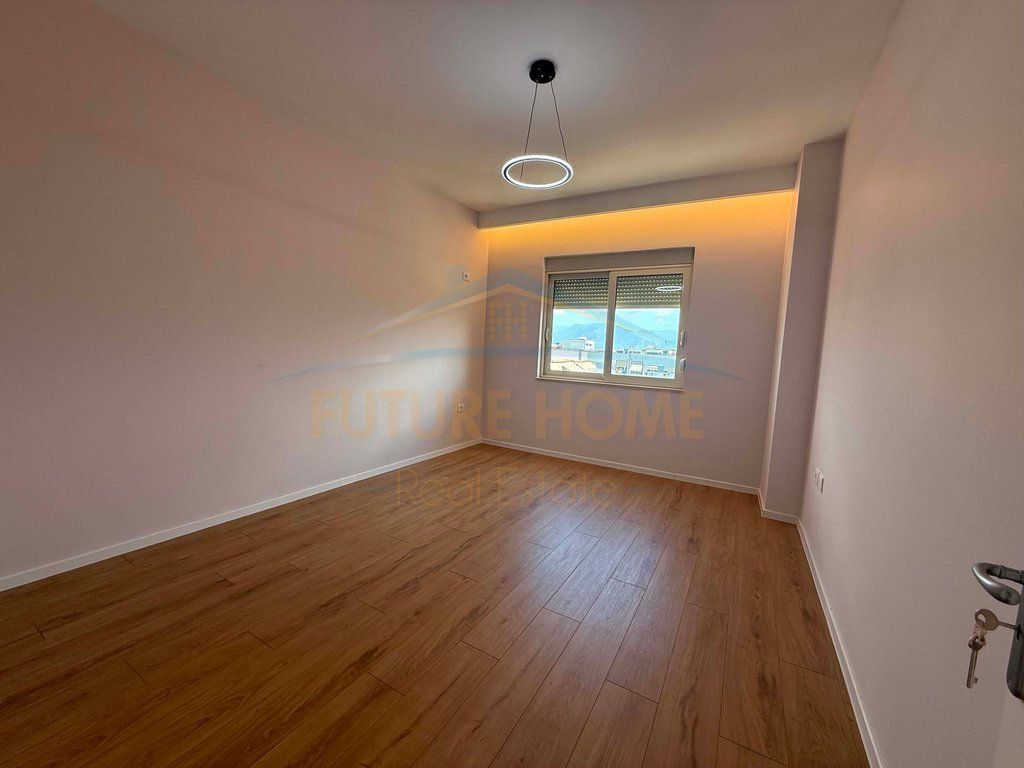 Shitet Apartament 2+1+2, Unaza e Re