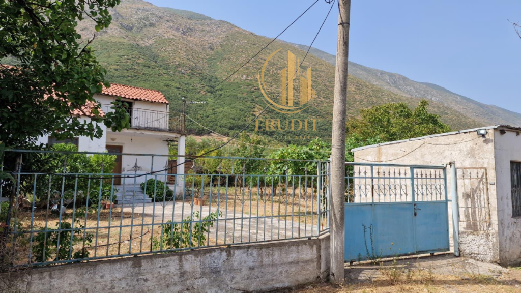 SHTËPI PRIVATE NË SHITJE  DUKAT, VLORË