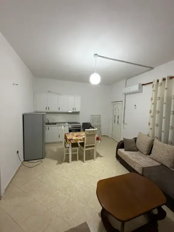 Qera | Shtëpi private 1 + 1 | Rruga Fuat Toptani | 400 €/muaj