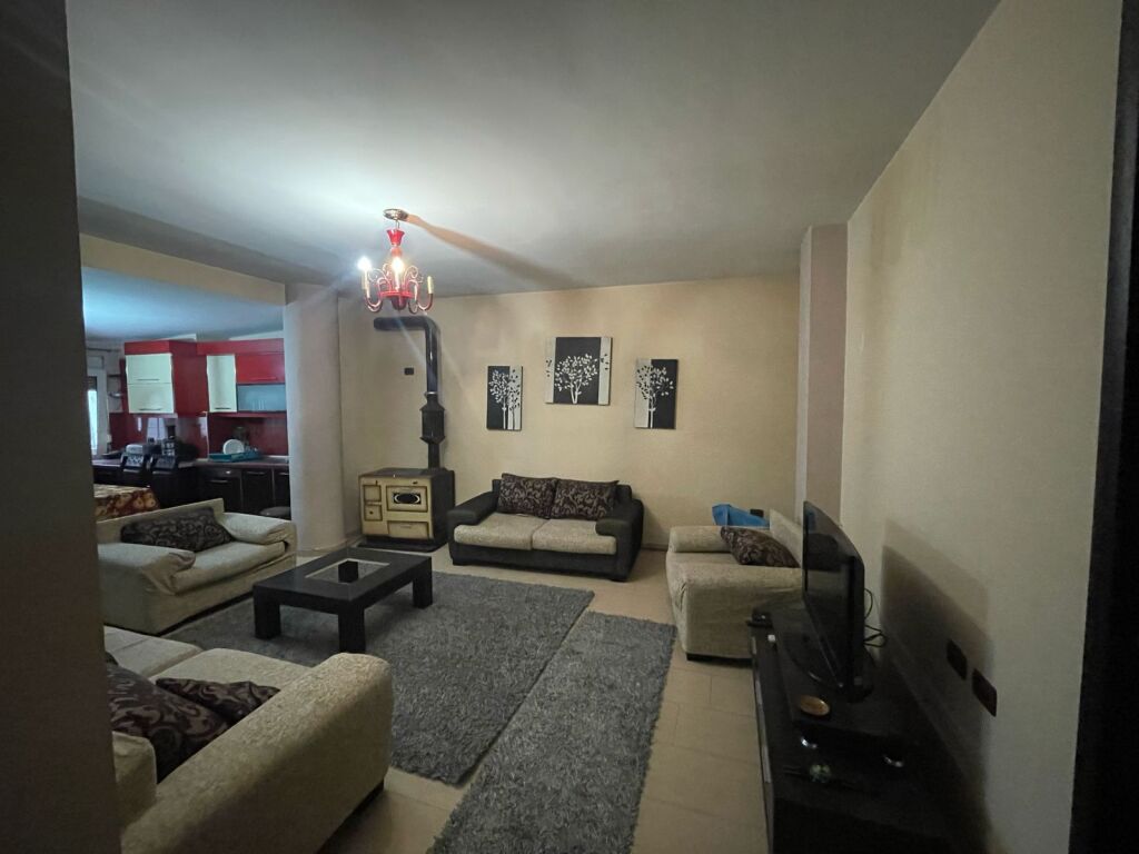 Apartament me qera 3 + 1 / kontakt 
