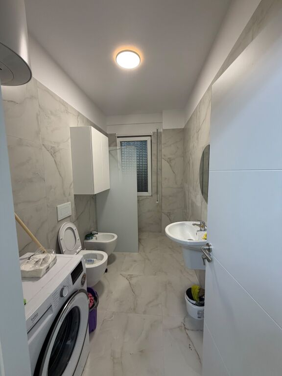 Affittasi appartamento 2+1+parcheggio Kamez 500 mila lek