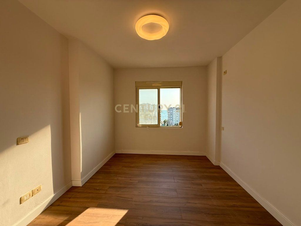 Shitet Apartament 1+1 me Pamje Deti – Shkëmbi i Kavajës - Çmimi: 73,000 €