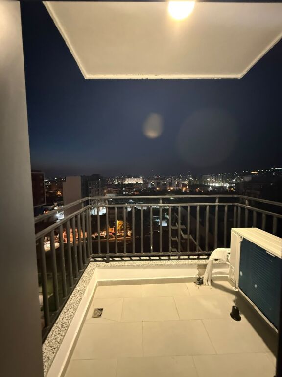 Jepet me qera apartamenti te Bulevardi i Ri 1+1