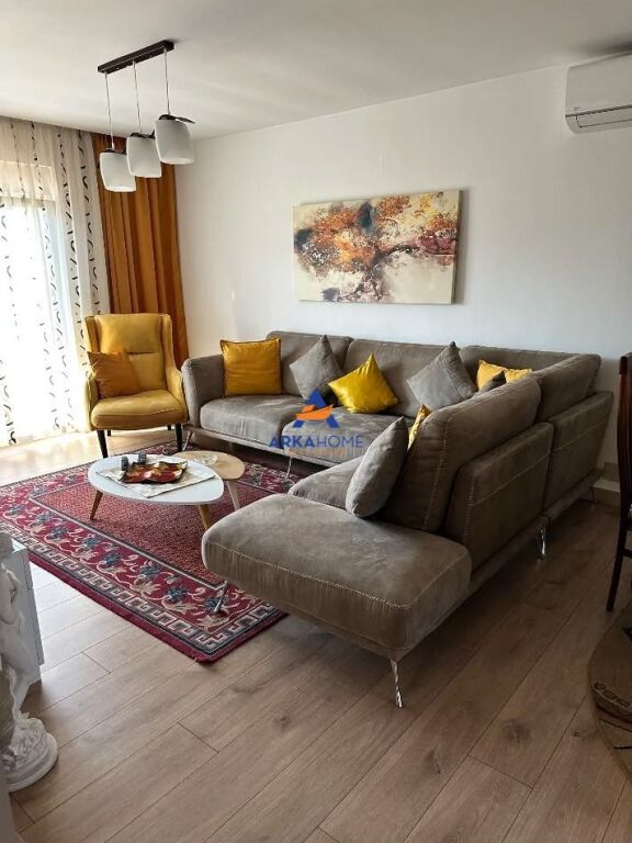 JEPET ME QERA APARTAMENT 2+1 + BALLKON " BRRYLI " 650 €
