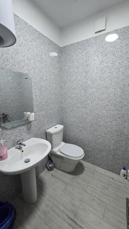 Apartament me qera 2+1 perballe Tajvanit  id 5533