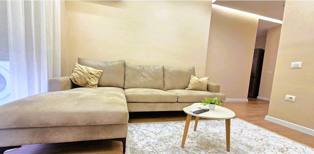 apartament 1+1 me qera tek Donika Center, rr e Durrsit