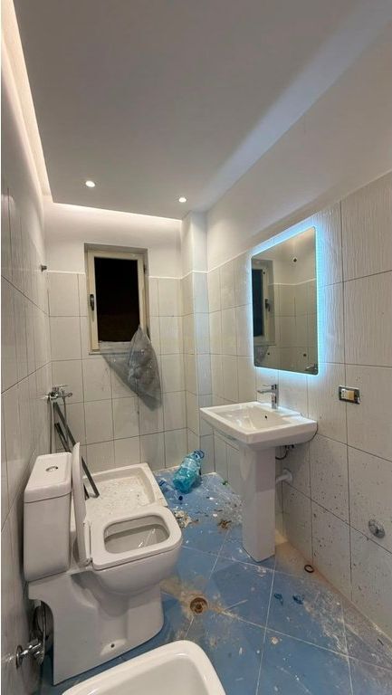 Shitet Apartament 1+1 me Pamje Deti – Shkëmbi i Kavajës - Çmimi: 73,000 €