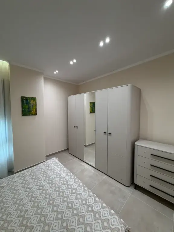 Qera | Apartament 1 + 1+ Bllk | 5 Maji | 520 €/muaj
