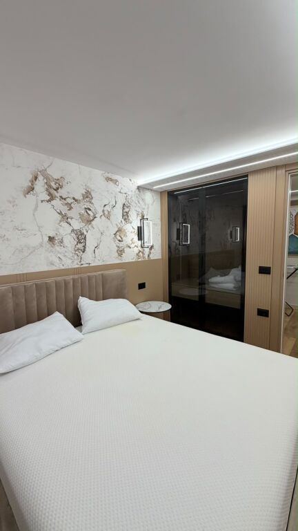 Apartament 2+1+2 per qira te Liqeni i Thate !