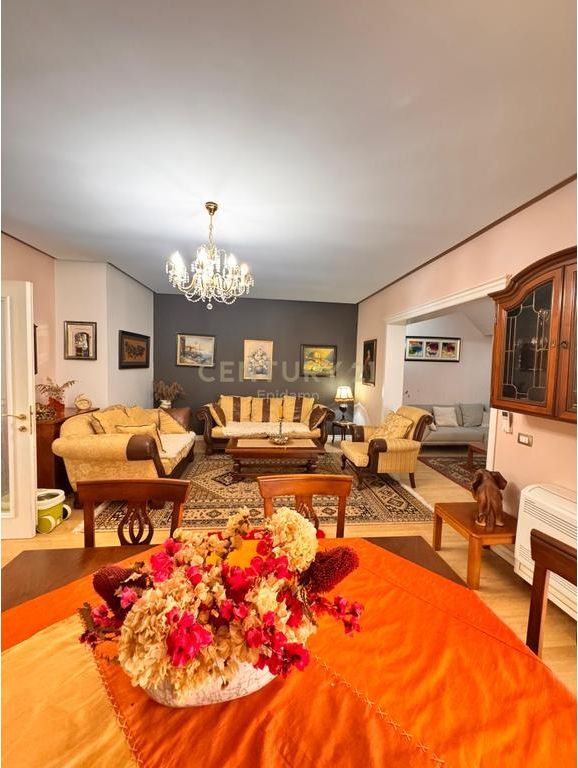Penthouse me qira në zemër të Vollgës   1,000 € /Muaj