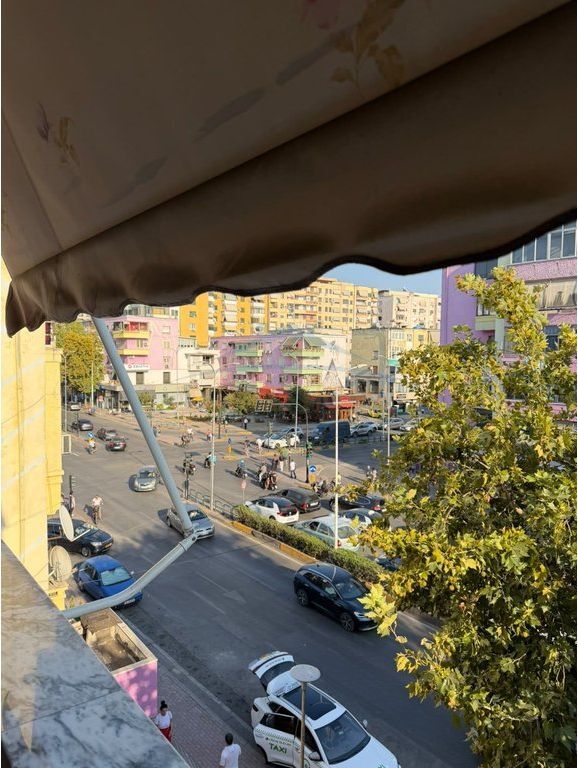 Shitet Apartament 2+1, 21 Dhjetori