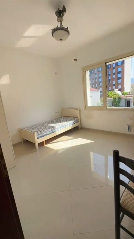 Qera | Vilë 3 + 1 | Jordan Misja | 500 €/muaj