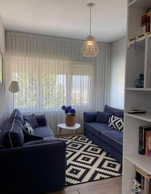 Apartament luksoz 3+1 me qera në Kodra e Diellit, Tiranë – 2,200€