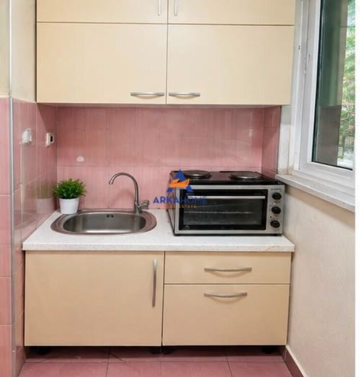 JEPET APARTAMENT 1+1 + PAPAFINGO ME QERA " RRUGA E ELBASANIT" 50,000 LEKE