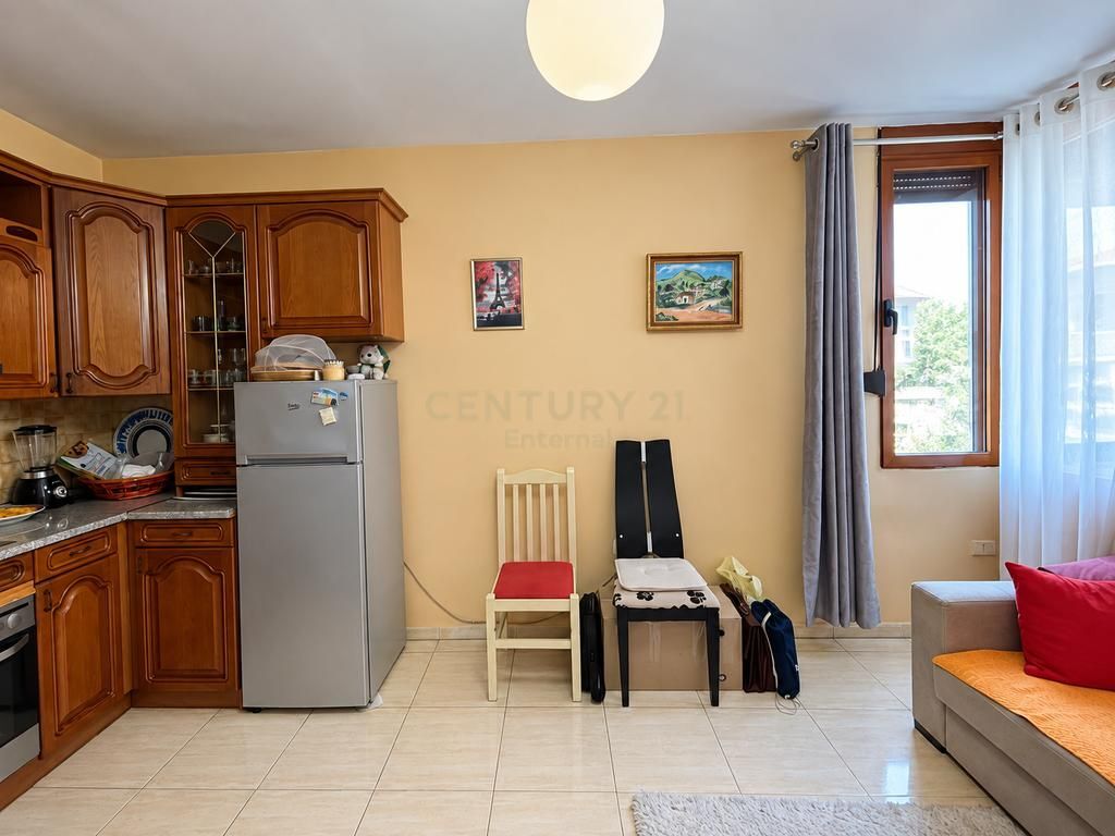 E Bogdaneve Street - 1+1 For Rent 5 Minutes From The Center Building With Elevator 500 € /Month 50,000 Lek /Month