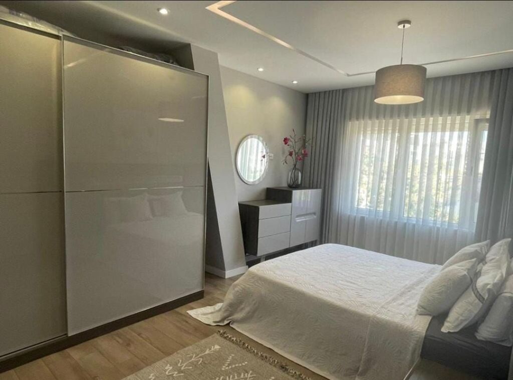 Apartament luksoz 3+1 me qera në Kodra e Diellit, Tiranë – 2,200€