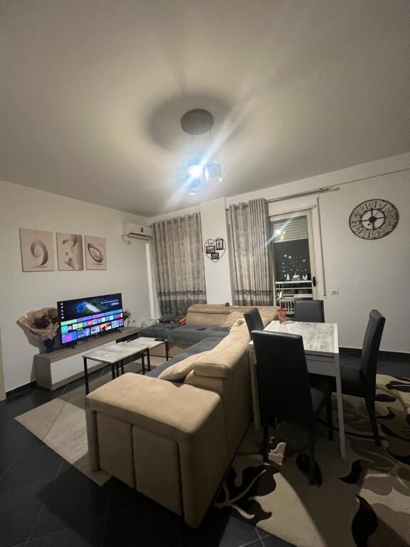 1+1, peti lake street dry lake, 500 thousand leke