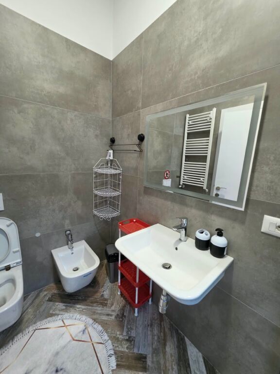 For Rent: 3+1+2 Bathrooms + 1 Parking Space 📍Square 21 Complex⚜️ (Kavaja Street - Near 21 Dhjetori) || Building Year 2021 - 5th Floor - Storage 45m² | €1300/Month