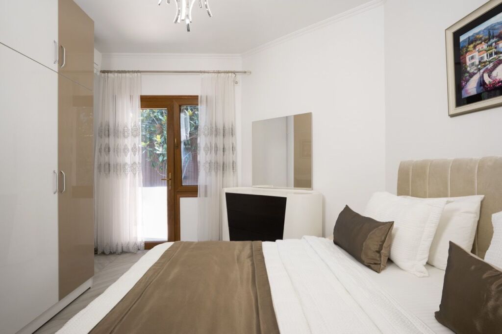 Private house for rent at Artificial Lake 2+1+2