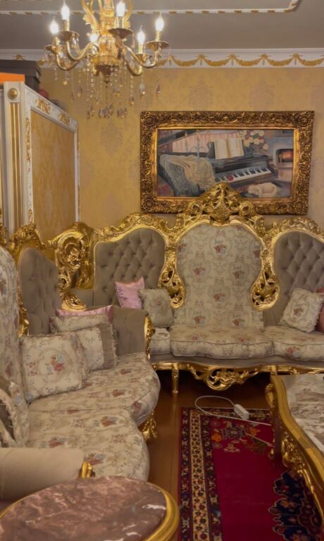 Appartamento di lusso 2+1+2 con posto auto in vendita vicino al Ministero della Cultura, Kinostudio, Porcelan