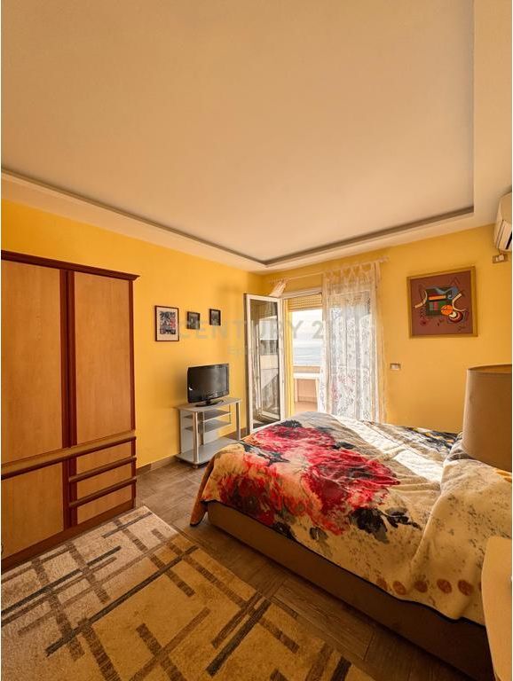 Penthouse me qira në zemër të Vollgës   1,000 € /Muaj