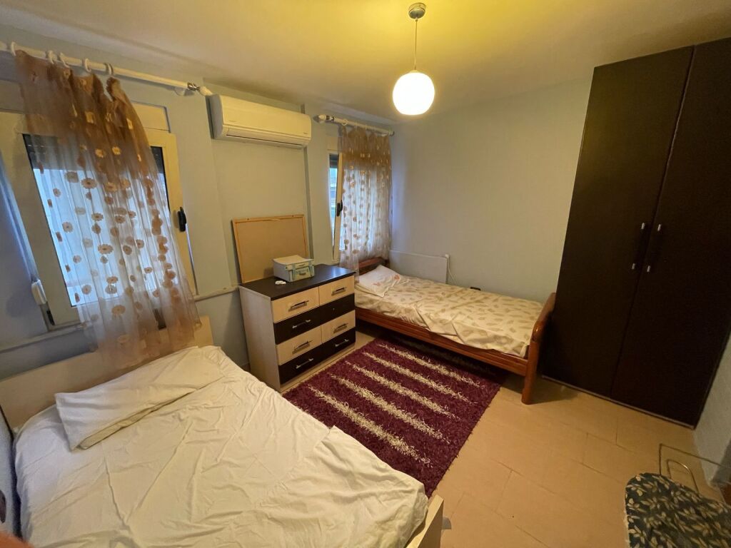 Apartament me qera 3 + 1 / kontakt 
