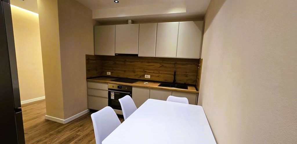 apartament 1+1 me qera tek Donika Center, rr e Durrsit