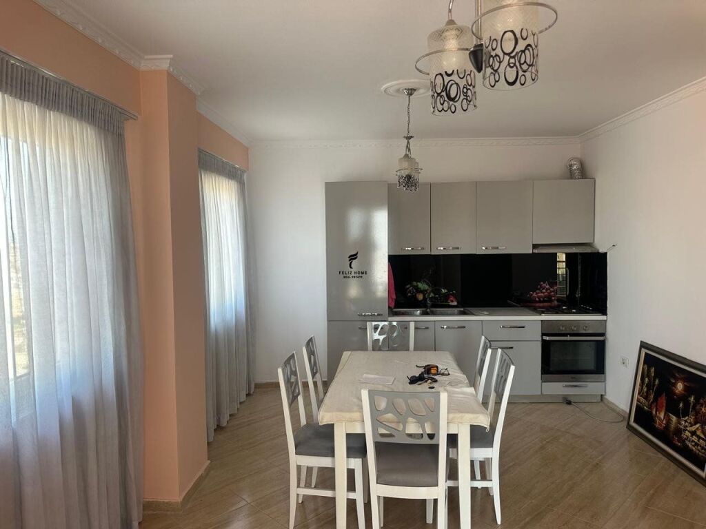 APARTAMENT ME QERA 2+1 BULEVARDI I RI 60.000 LEKE  FH-92523