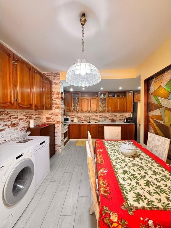 Penthouse me qira në zemër të Vollgës   1,000 € /Muaj