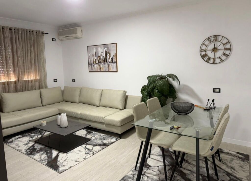 Via Elbasan, appartamento 2+1 in affitto!