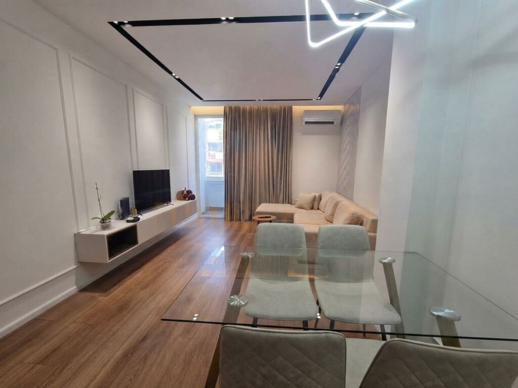 Affitto, Appartamento 2+1, Petronini, Tirana.