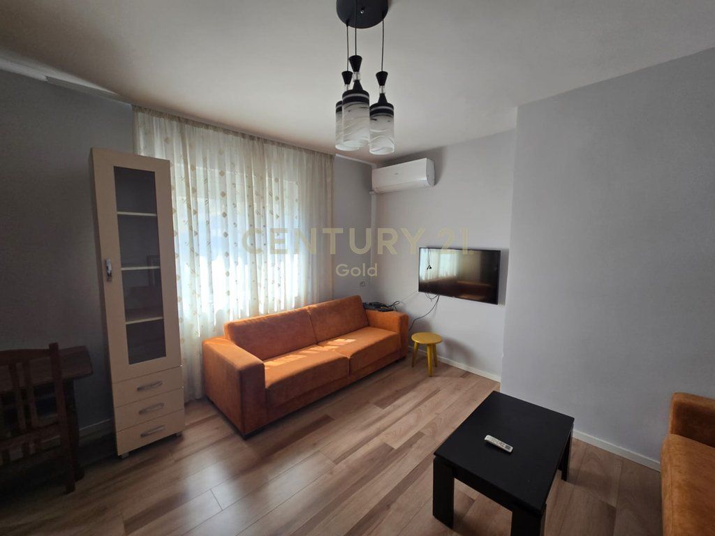 Apartament 1+1 per shitje prane shkolles se baletit 115,000 € 10,700,000 Lekë