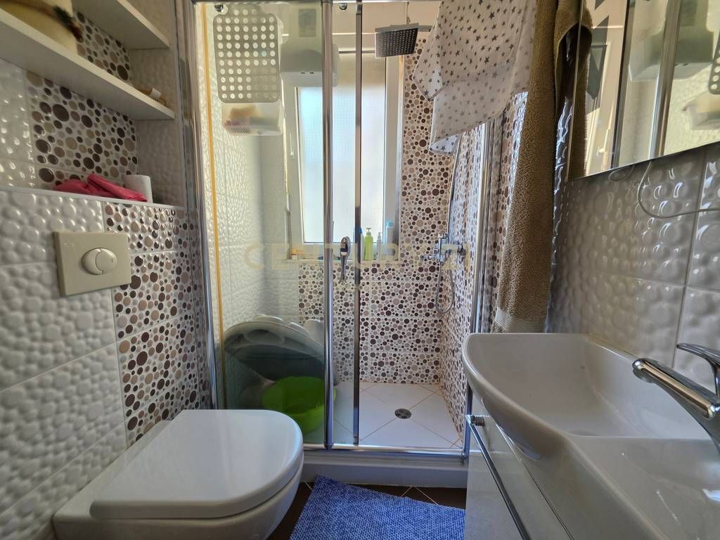 Apartament 2+1+2📍 Liqeni i thatë