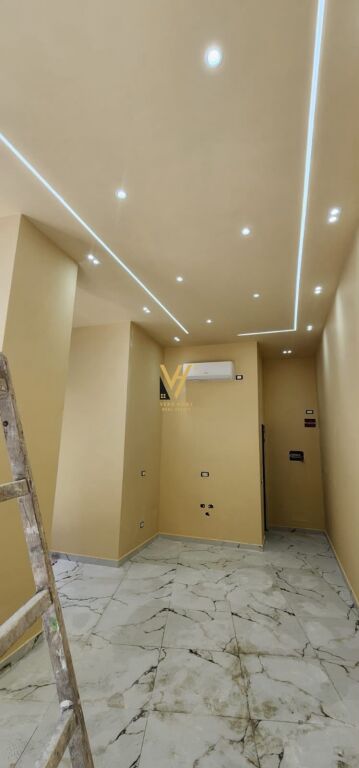 SHOP 32 M2 FOR RENT AT DONIKA CENTER 90,000 LEKE