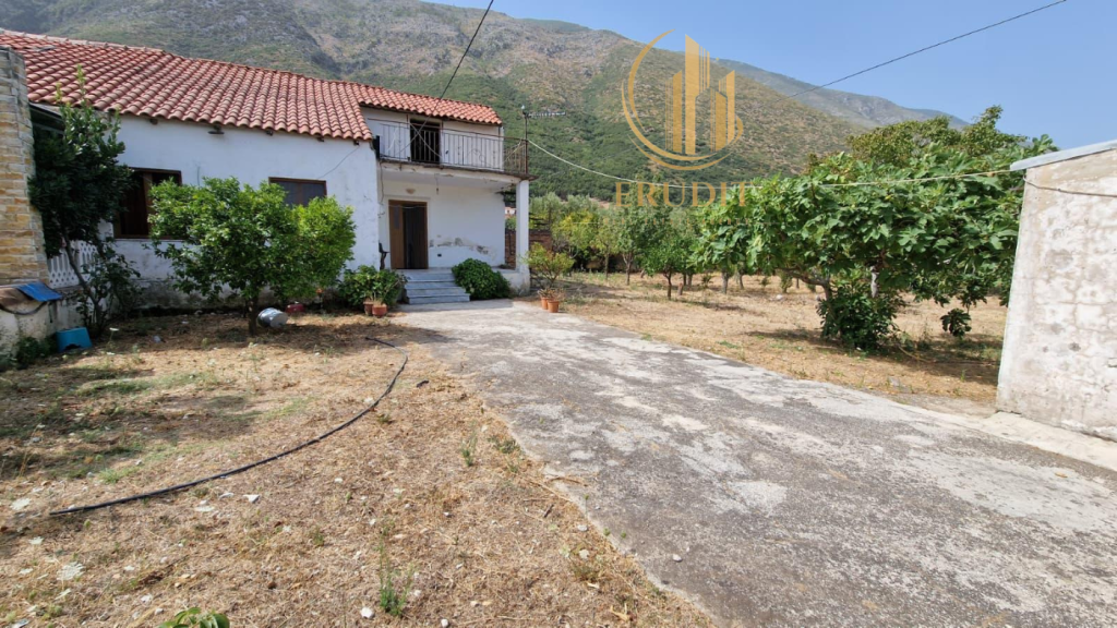 SHTËPI PRIVATE NË SHITJE  DUKAT, VLORË
