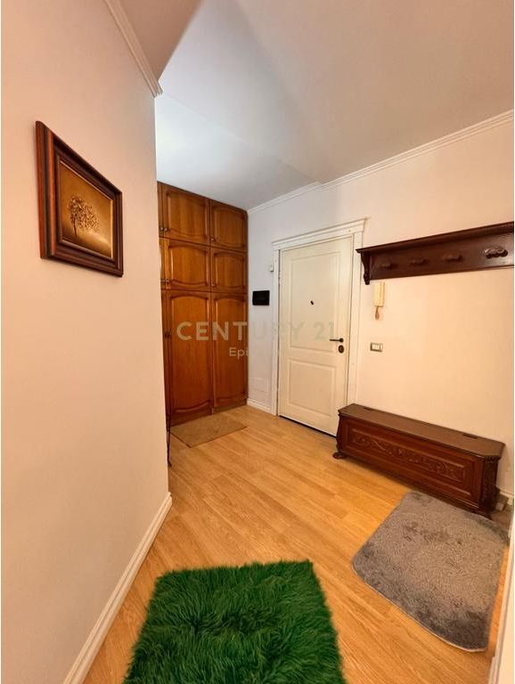 Penthouse me qira në zemër të Vollgës   1,000 € /Muaj