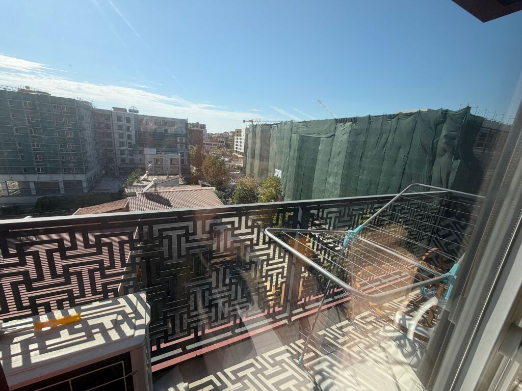 1+1, in Paskuqan near the school, the Prizren connection, 400 thousand leke