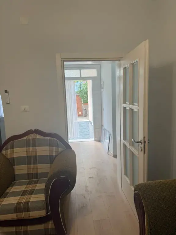 Qera | Shtëpi private 1 + 1 | prane UET | 400 €/muaj