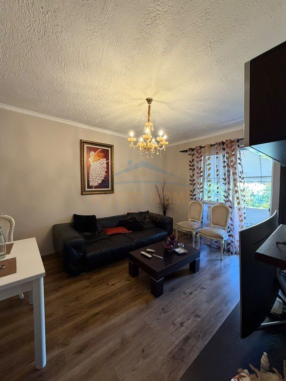 Shitet Apartament 2+1, 21 Dhjetori