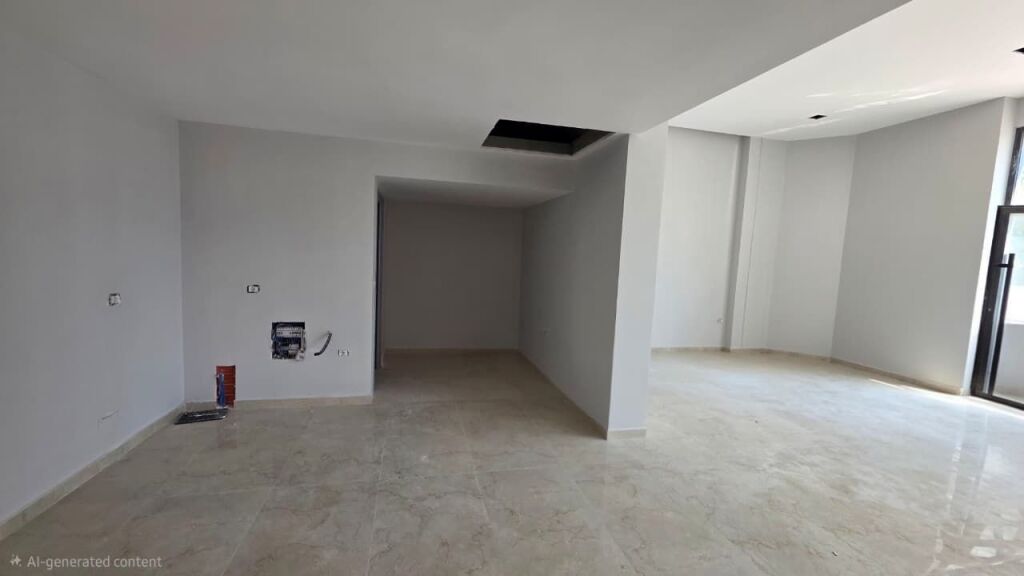 SHOP FOR RENT NEAR THE RED CROSS – VLORË 📍