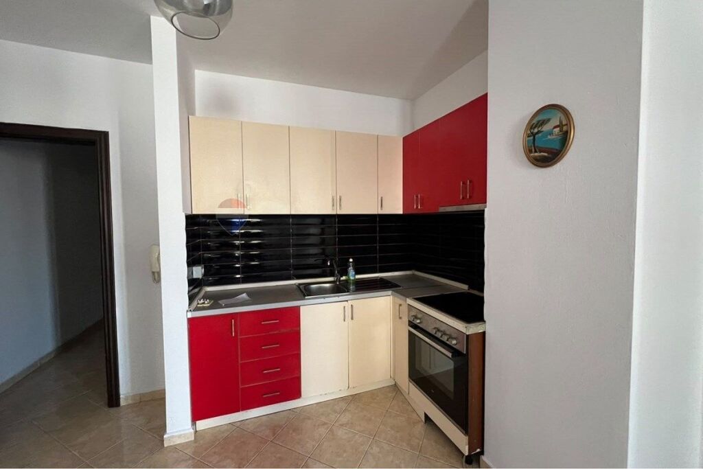 JEPET APARTAMENT 2+1 NË YZBERISHT